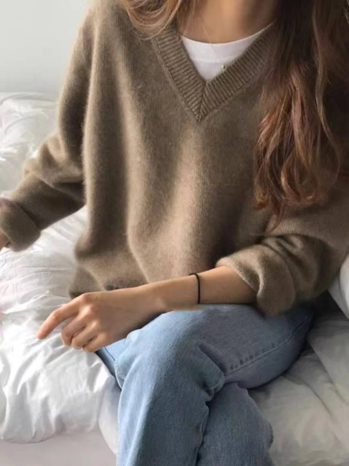 Women's V-Neck Knitted Sweater Spring Autumn Inner Wear Retro Japanese Style 2026 New Loose Fit Long Sleeve Top